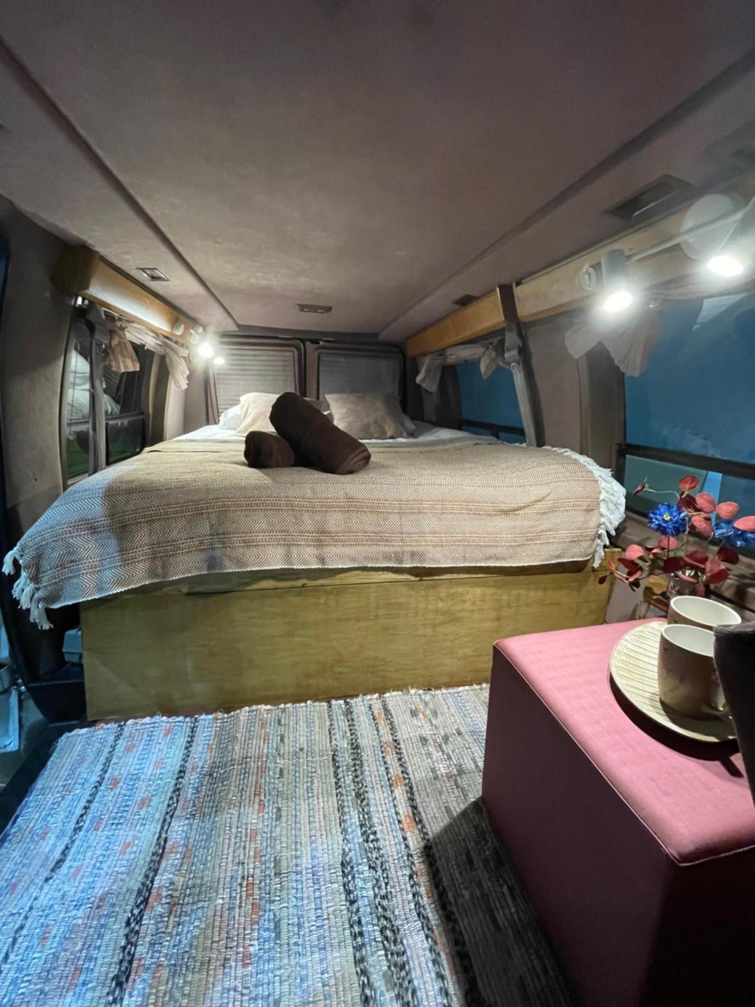 Urban Van Glamping Riga Extérieur photo